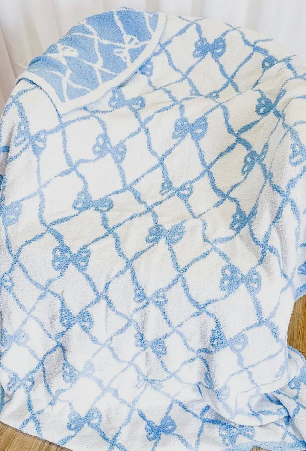 Blue and White Bow blanket