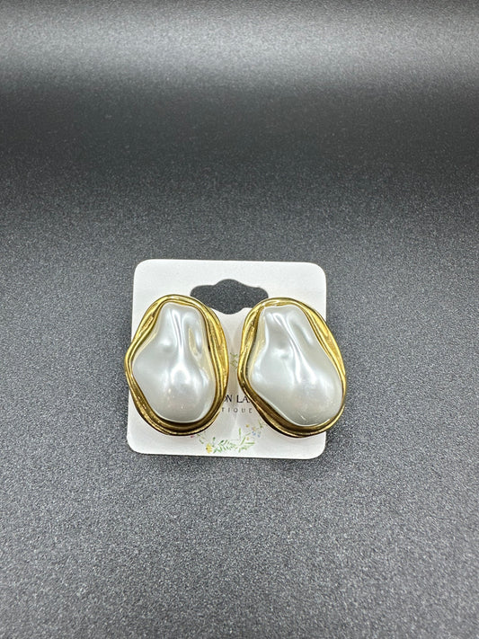 Pearl Round earring