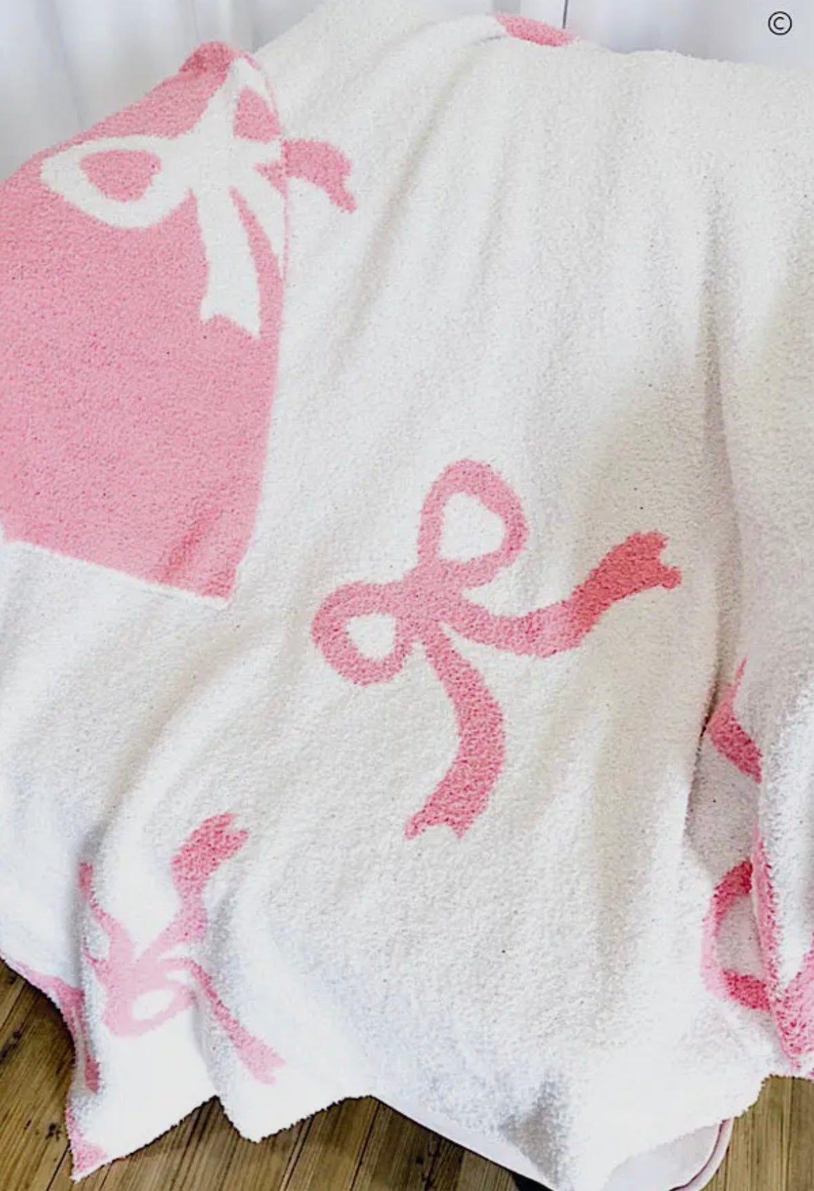Pink and White Bow blanket