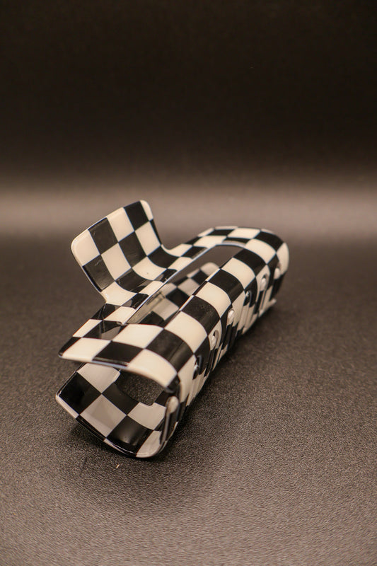 Checker claw clip