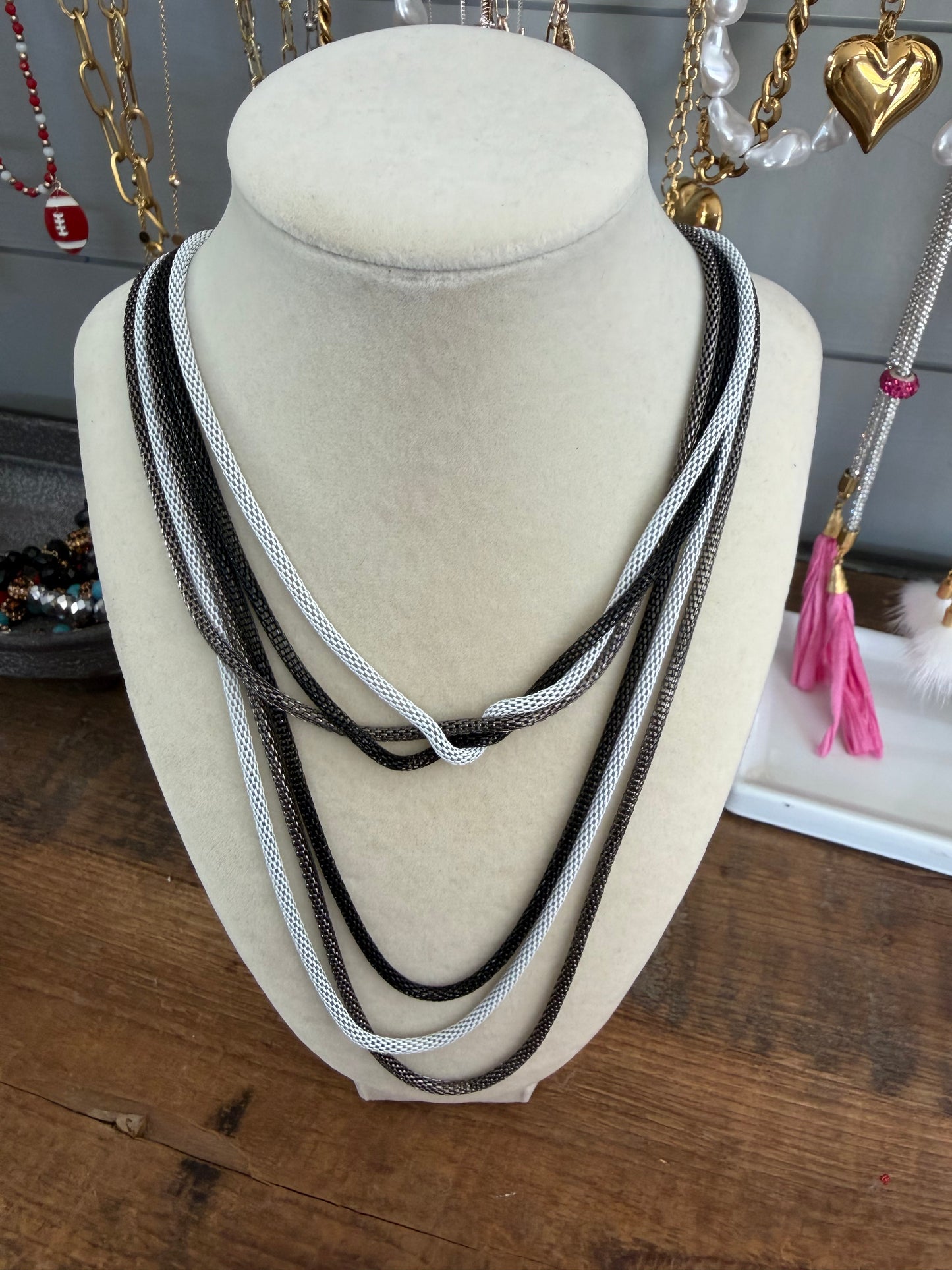 Mesh necklace