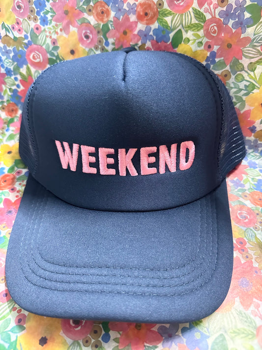 WEEKEND hat